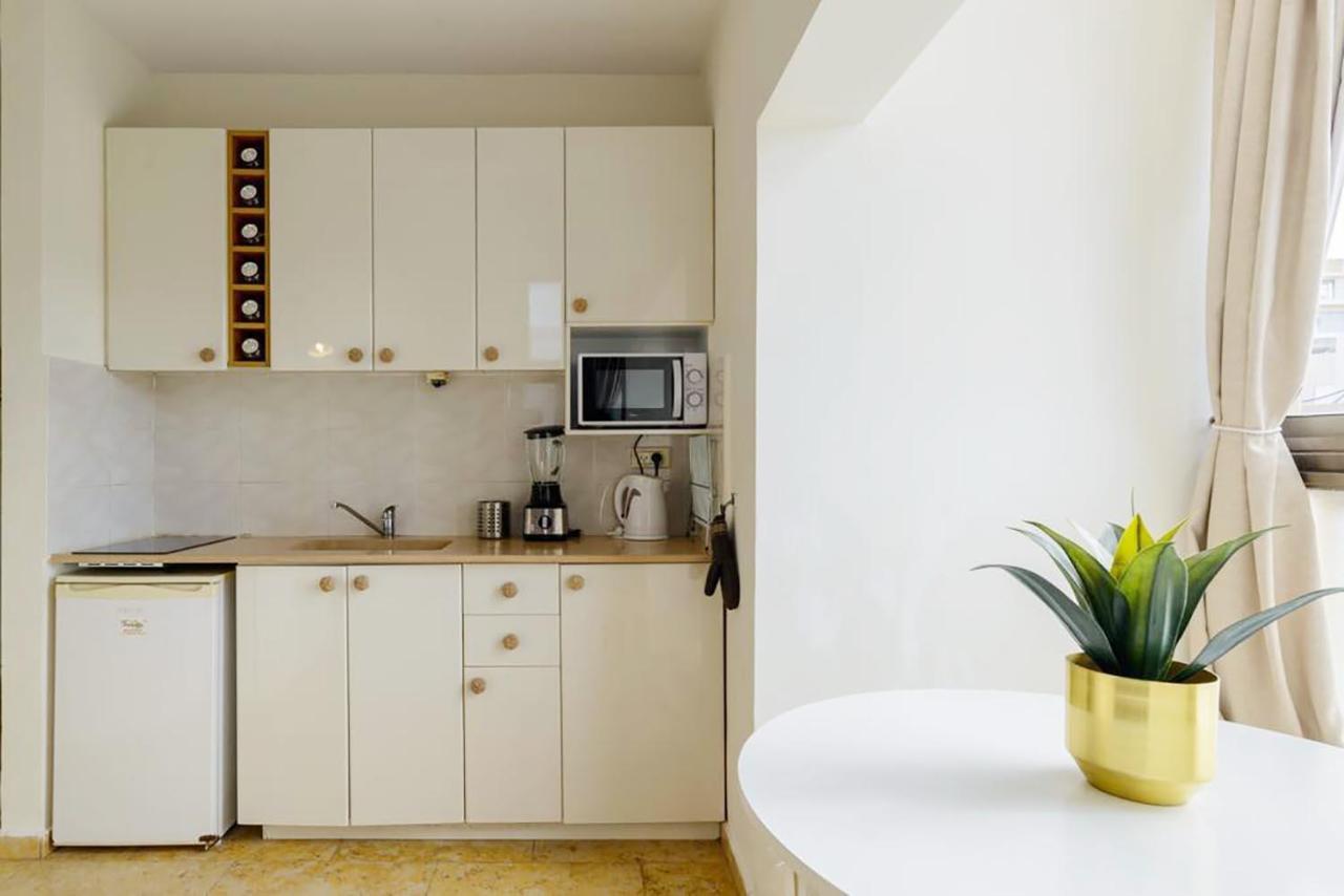 Bright And Spacious Loft By The Sea With Bomb Shelter Tel Aviv Buitenkant foto